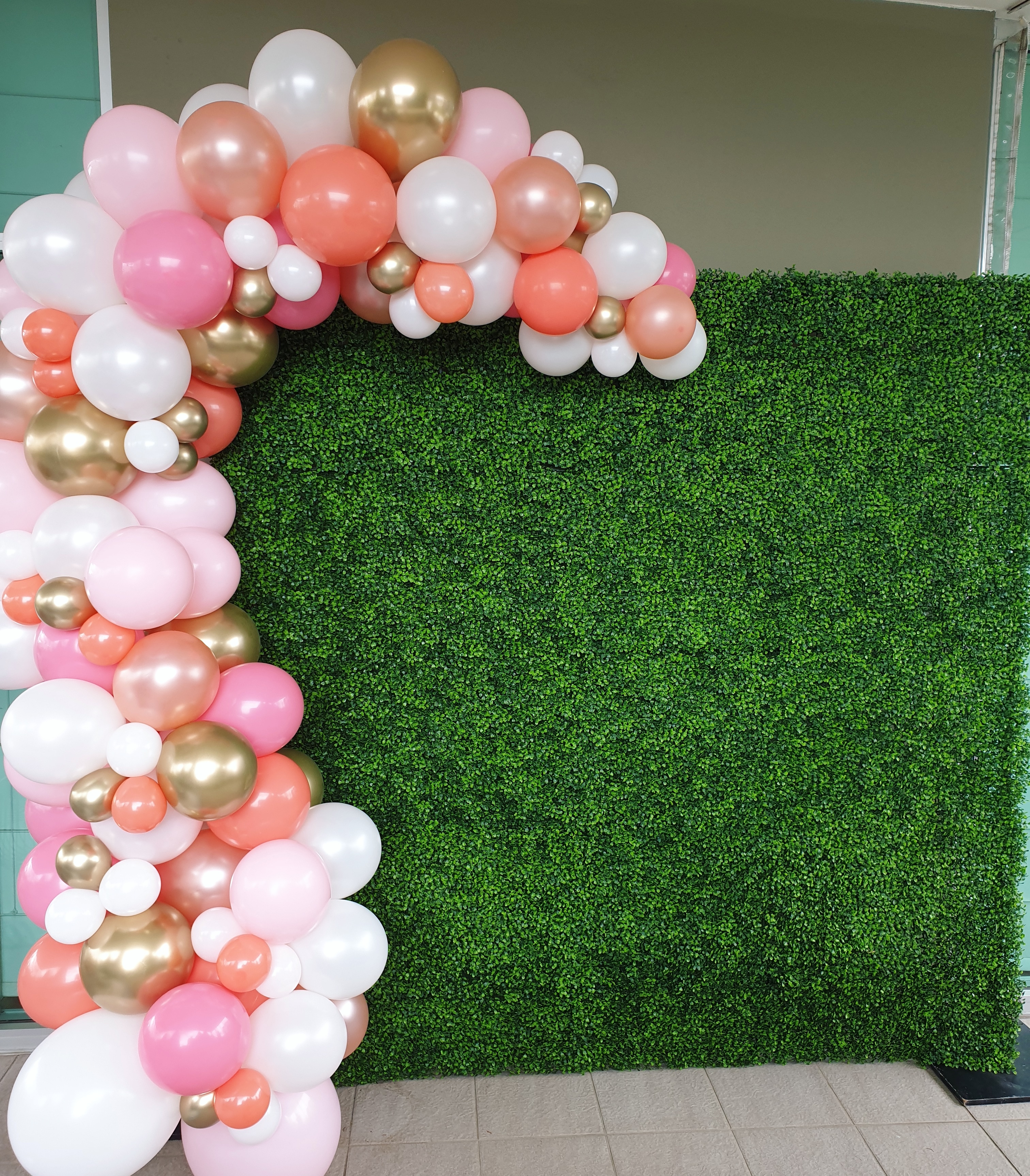 Image of Green Boxwood Wall